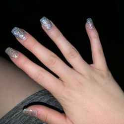 Golden Nails & Spa - Crooked nails.