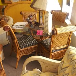 Richards Mattress & Wicker Store - Henry Link dining set