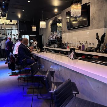 BLK SWAN - Inside bar - New American Near Me - Baltimore, Maryland