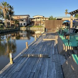 Coco’s On The Canal