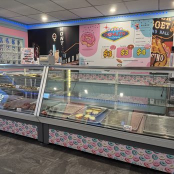 Vegas Donuts - Empty display case~ - Donuts Near Me - Vancouver, British Columbia Vegas Donuts - Empty display case~ - Donuts Near Me - Vancouver, British Columbia