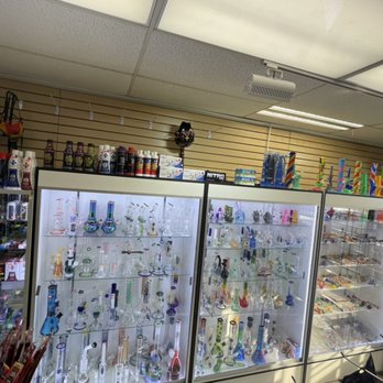 MAPLEWOOD TOBACCO - Updated June 2026 - 25 Photos - 2251 Larpenteur Ave E,  Maplewood, Minnesota - Tobacco Shops
