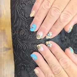 Tips To Toes Salon