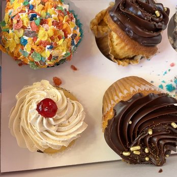 Colossal Cupcakes - Bakeries Near Me - Cleveland, Ohio Colossal Cupcakes - Bakeries Near Me - Cleveland, Ohio