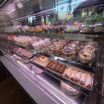 Amor Em Pedacos Bakery - Selection of pastries and treats! - Bakeries Near Me - Orlando, Florida