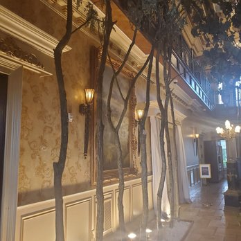 The Kentucky Castle - Interior - Hotels Near Me - Versailles, Kentucky The Kentucky Castle - Interior - Hotels Near Me - Versailles, Kentucky