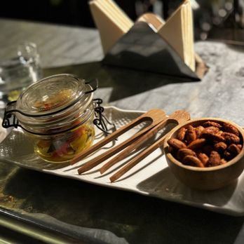 Locale - Complimentary bar snacks - Seafood Near Me - Florence, FI