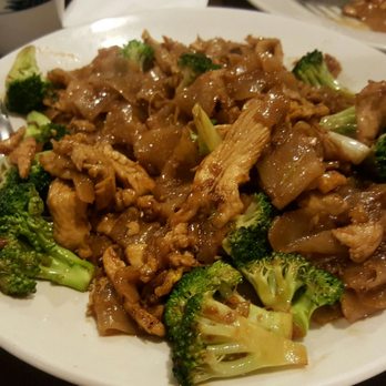 Siam Rice II - Pad See U with chicken - Thai Near Me - Saugus, California