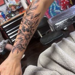 Trilogy Tattoo Studio - My fiancée's tattoo (all in one session)