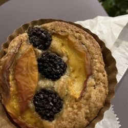 MOR - Fruit torte at the Night Market