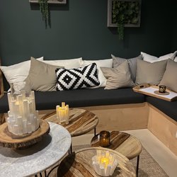 Luna Aesthetics and Spa - Waiting area