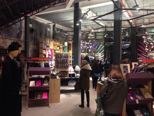 Urban Outfitters by null