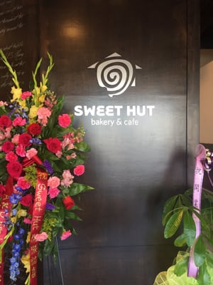 Sweet Hut Bakery & Cafe by null