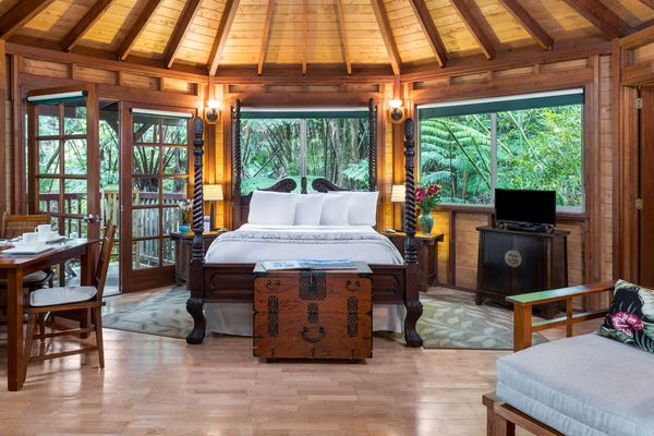 Volcano Village Lodge by null