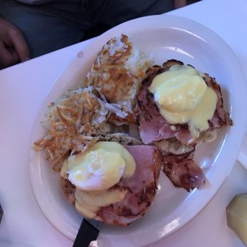 Harry's Diner - Eggs benedict - Diners Near Me - Sheboygan, Wisconsin