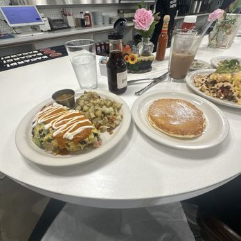 Breakfast House Uptown - Mexican Omelette - Breakfast & Brunch Near Me - Chicago, Illinois