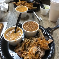Papa Willies Country Store BBQ