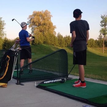 Mer Bleue Mini-Putt - Beautiful driving range - Mini Golf Near Me - Navan, Ontario