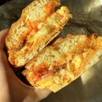 Café Dear Leon - Bacon frittata sandwich - Cafes Near Me - Baltimore, Maryland