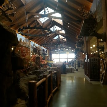Bass Pro Outdoor World - Wide open entryway - Outdoor Gear Near Me - Rogers, Arkansas