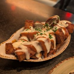 Vaca DTLA - Patatas bravas