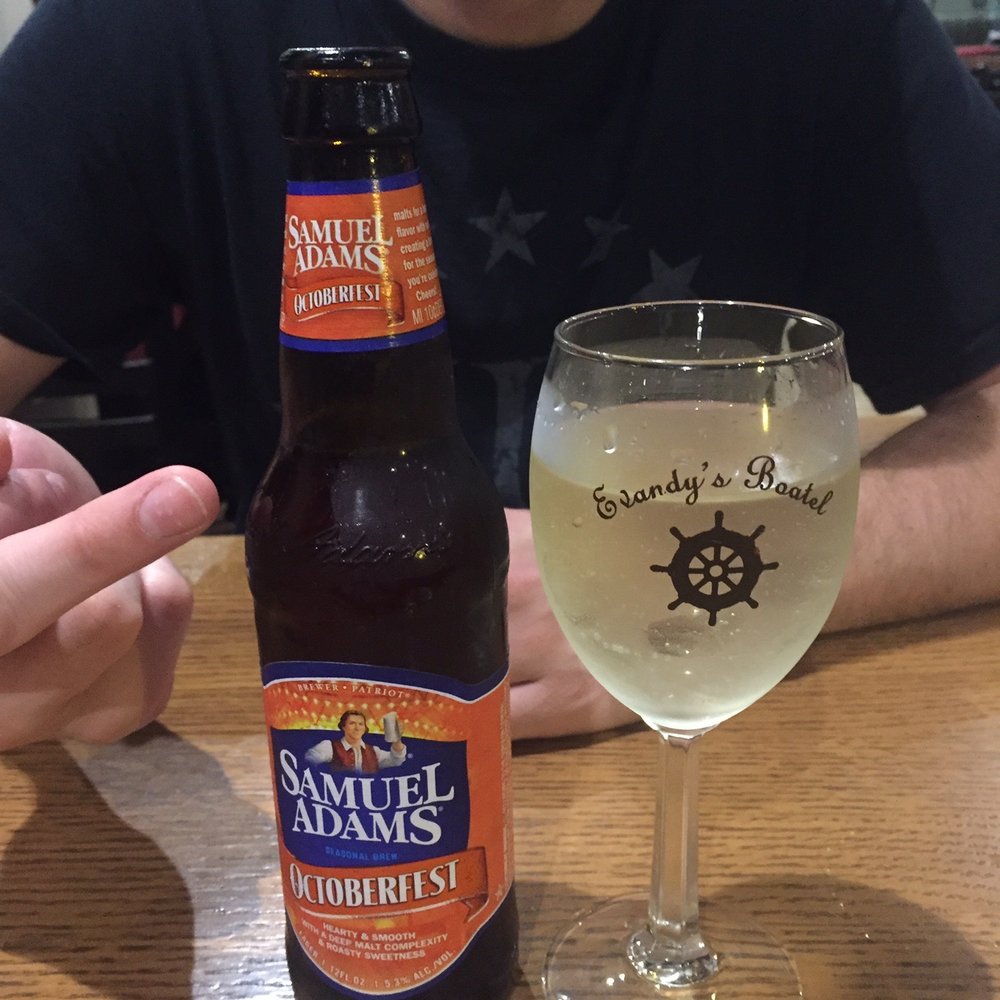 Evandys Boatel - Drinks ! - American Near Me - Naples, Illinois Evandys Boatel - Drinks ! - American Near Me - Naples, Illinois