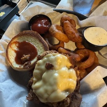 Thirsty Fox Pub & Grill - Pulled Pork with onion rings! Mmmmm! - Cocktail Bars Near Me - Albert Lea, Minnesota