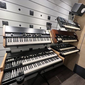 Star's Music - Organs - Musical Instruments & Teachers Near Me - Paris, 75 Star's Music - Organs - Musical Instruments & Teachers Near Me - Paris, 75