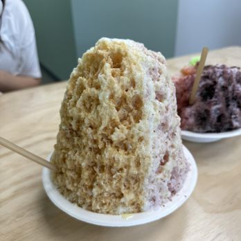 Chillest Shave Ice - Kinako latte, strawberry cream, haupia. Everything was so good. Strawberry milk was my fave on this one - Shaved Ice Near Me - Honolulu, Hawaii Chillest Shave Ice - Kinako latte, strawberry cream, haupia. Everything was so good. Strawberry milk was my fave on this one - Shaved Ice Near Me - Honolulu, Hawaii
