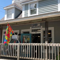 Gray's Outer Banks Lifestyle Clothing Company - Gray's Scarborough Faire location.
