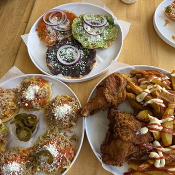 Reu Café - Garnachas, Tostadas Trio, Pollo Frito con Papas - Cafes Near Me - Hawthorne, California