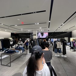 Zara - Long line for return