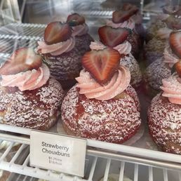 Strawberry Chouxbuns Strawberry Chouxbuns
