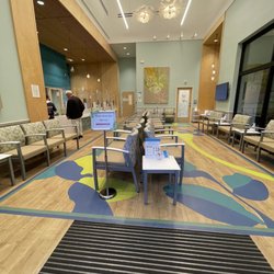 Straub Benioff Medical Center - Kahala Clinic & Urgent Care - Huge waiting area