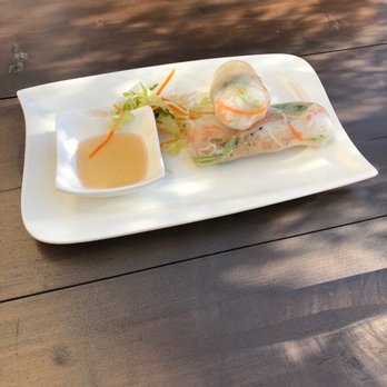 lila - Summer role.  You need to ask for peanut sauce. It is extra. - Vietnamese Near Me - Berlin, BE