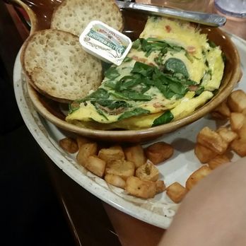 Another Broken Egg Cafe - Veggie delight omelet - Breakfast & Brunch Near Me - Siesta Key, Florida Another Broken Egg Cafe - Veggie delight omelet - Breakfast & Brunch Near Me - Siesta Key, Florida