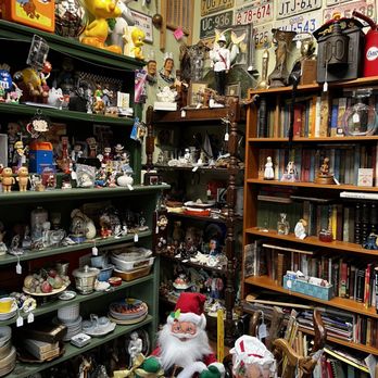 Attic Fanatics Vintage - Used, Vintage & Consignment Near Me - Lake Park, Florida Attic Fanatics Vintage - Used, Vintage & Consignment Near Me - Lake Park, Florida
