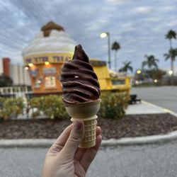 Twistee Treat - Celebration - Dipped strawberry cake cone