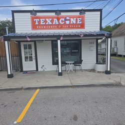 Texacone Snowcones and Ice Cream - Cute little place right off of Main Street
