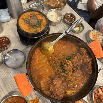 Moobongri - Spicy Pork Bone Broth Hot Pot - Korean Near Me - Irvine, California Moobongri - Spicy Pork Bone Broth Hot Pot - Korean Near Me - Irvine, California