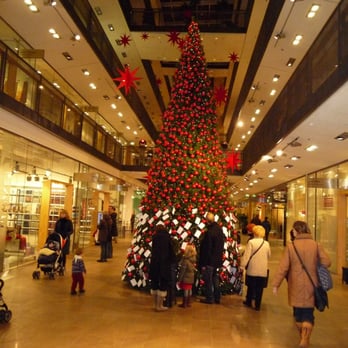 Stilwerk - Weihnachtsbaum 2008 - Shopping Centers Near Me - Berlin, BE