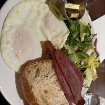 Friedman's - Two Eggs over easy - New American Near Me - New York, New York