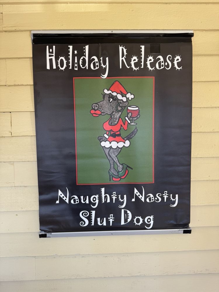 Slightly Askew Winery Logo