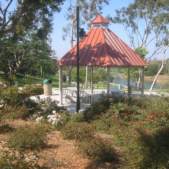 Polliwog Park - Parks Near Me - Manhattan Beach, California