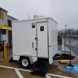 LuxLavatories - Mobile Restroom Rentals