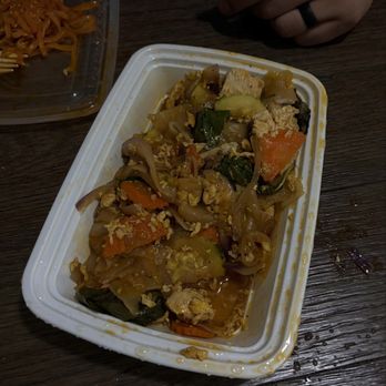 Pho Thai Lao Kitchen - Pad See Ew - Thai Near Me - Maywood, New Jersey