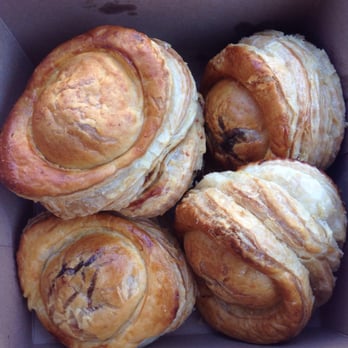 Le Croissant Dore - Pate chaud - Bakeries Near Me - Westminster, California
