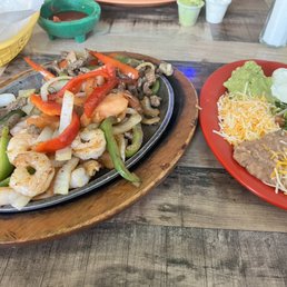 Beef and Shrimp Sizzling Fajita Beef and Shrimp Sizzling Fajita