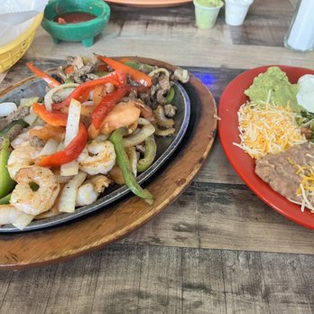 La Casa Del Rey - Beef and Shrimp Sizzling Fajita - Mexican Near Me - Commerce City, Colorado La Casa Del Rey - Beef and Shrimp Sizzling Fajita - Mexican Near Me - Commerce City, Colorado