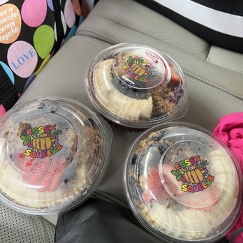 Essex Squeeze - I'm here again at Essex Squeeze for my favorite Açaí Bowl. It's so yummy! - Juice Bars & Smoothies Near Me - New York, New York